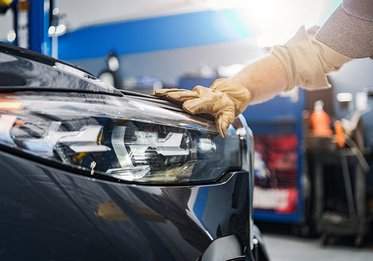 ¿Por qué utilizar promotor de adherencia para plásticos en tu auto?